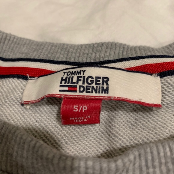 grey tommy hilfiger crew neck sweatshirt - Picture 2 of 5